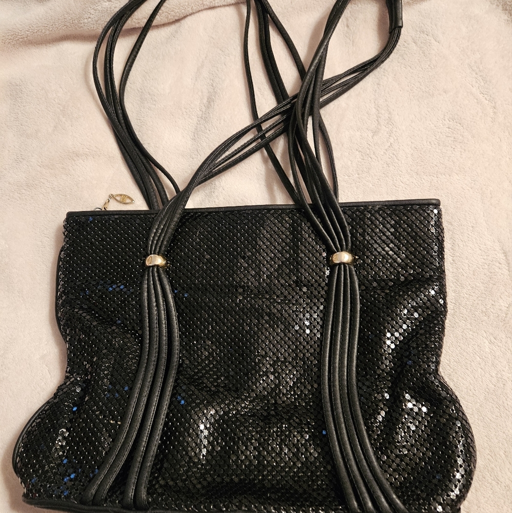 Black shoulder bag
